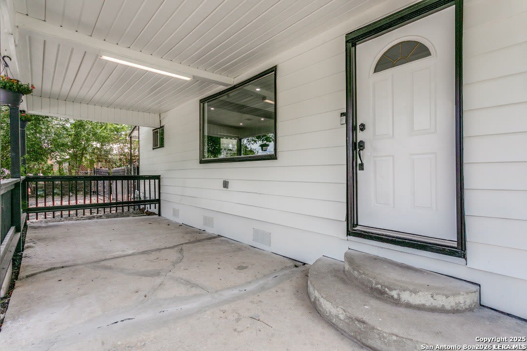716 Vickers – photo 4