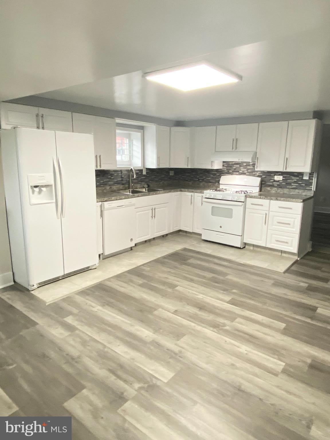 442 FOLCROFT Street – photo 5