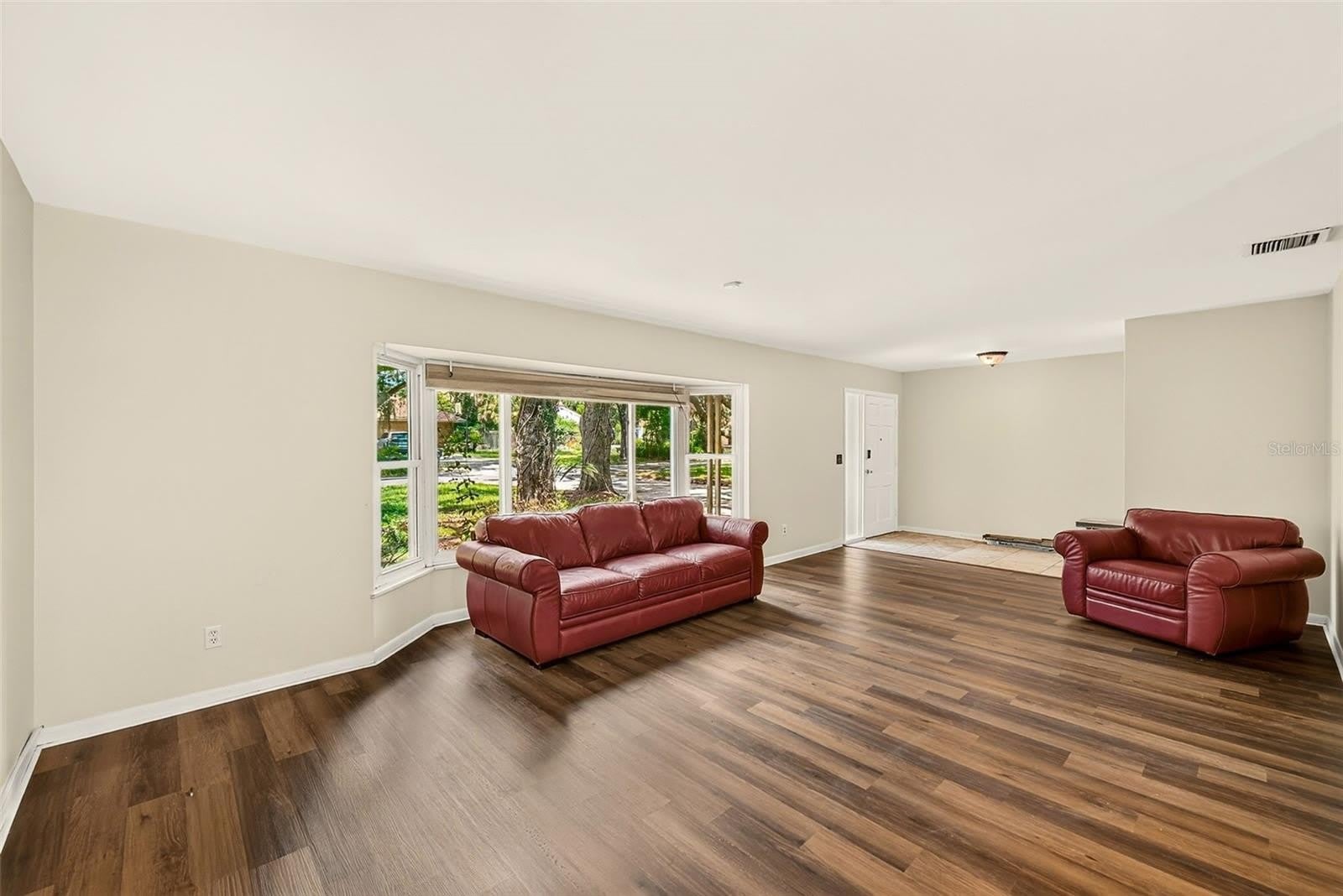 303 Saint Augustine Avenue – photo 5