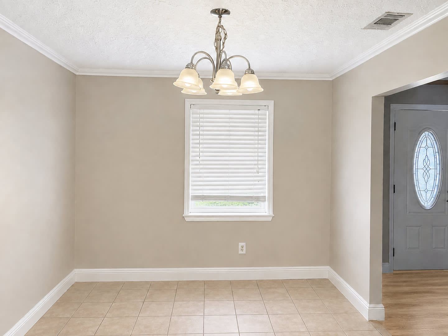 Charming 3-Bedroom Home in the Heart of Gulfport – photo 4