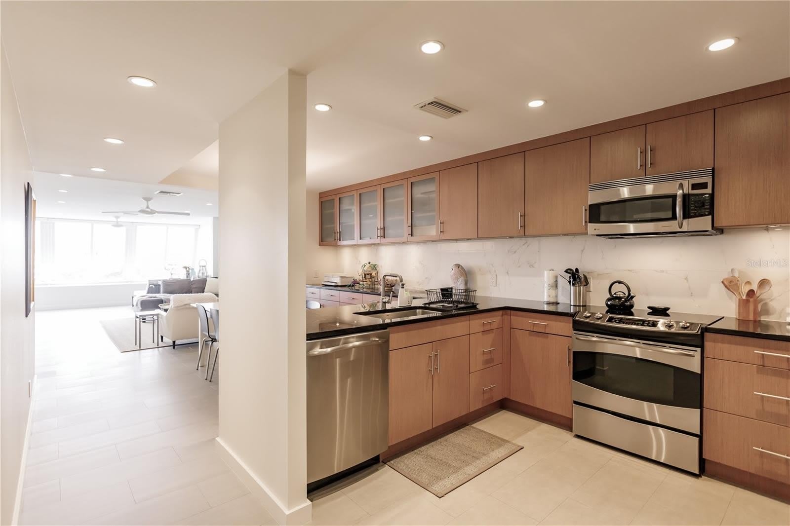 1200 E PEPPERTREE Lane – photo 3