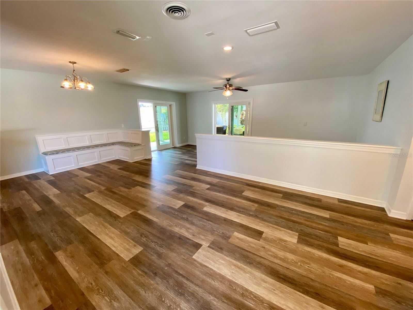 809 JACARANDA Drive – photo 3