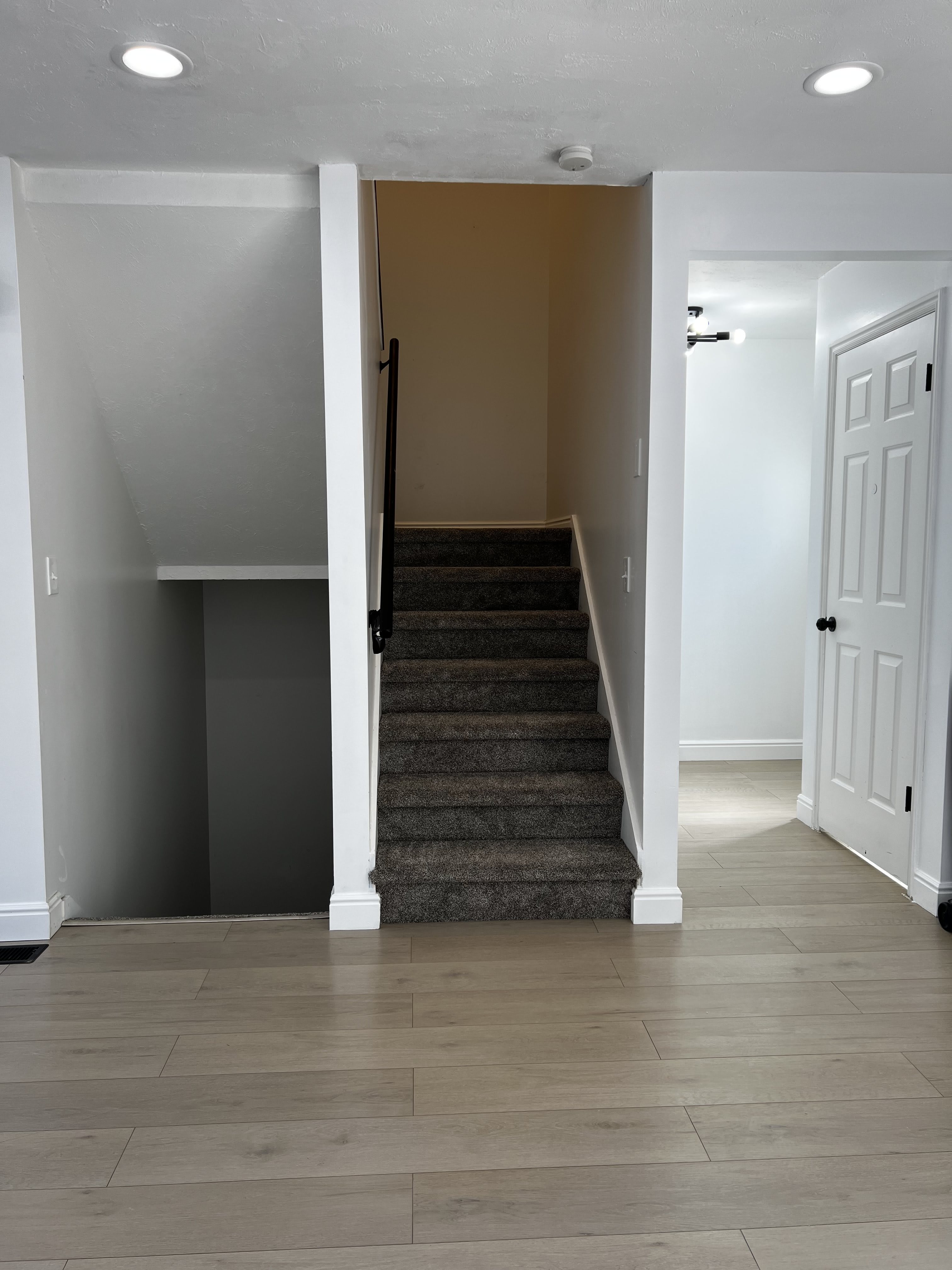 1554 Monroe Boulevard – photo 3