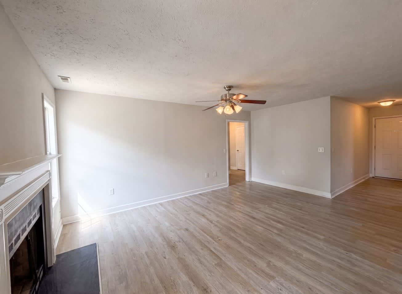 444 Northwoods Dr – photo 3