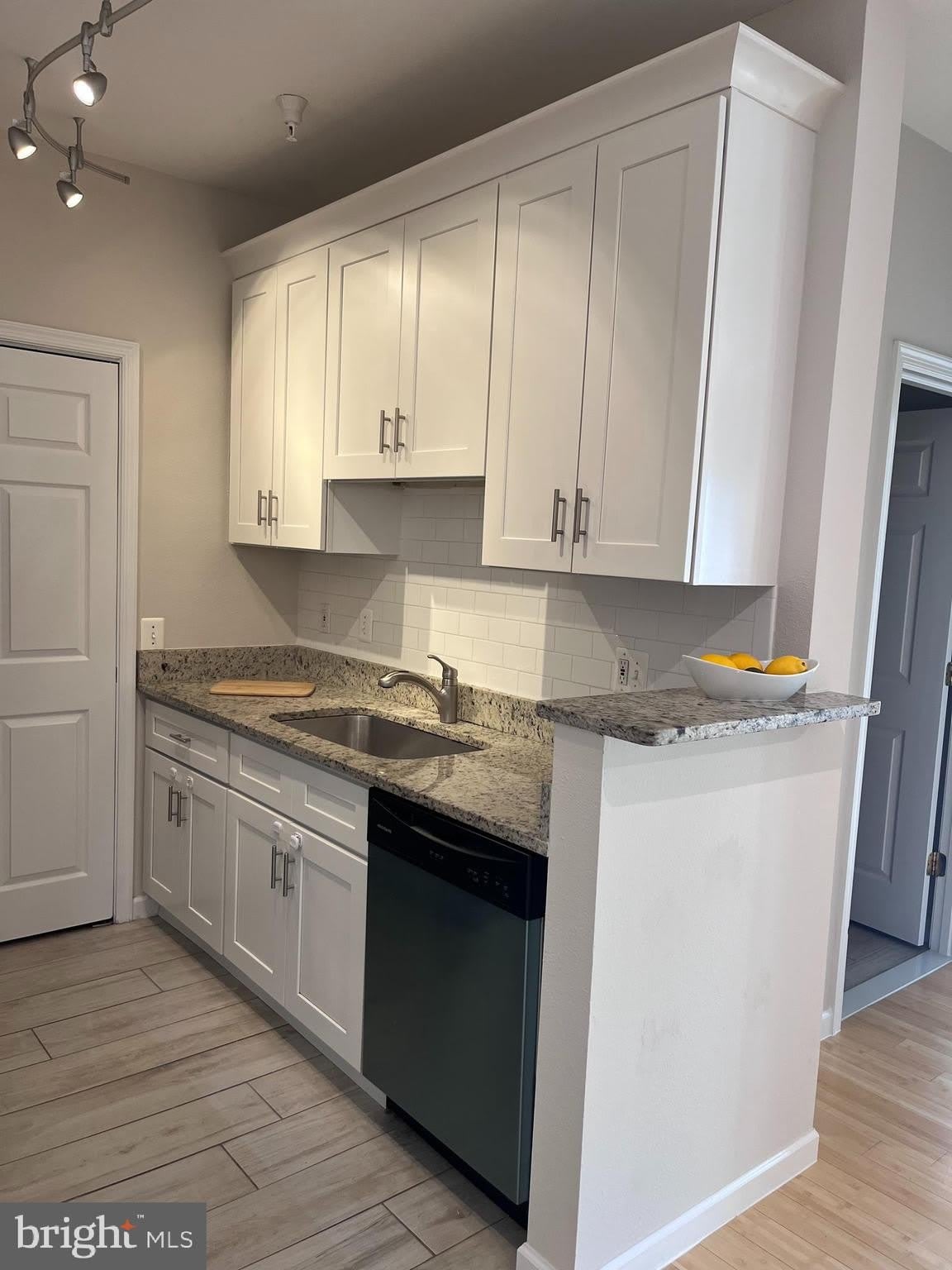 1601 SPRING GATE Drive – photo 4