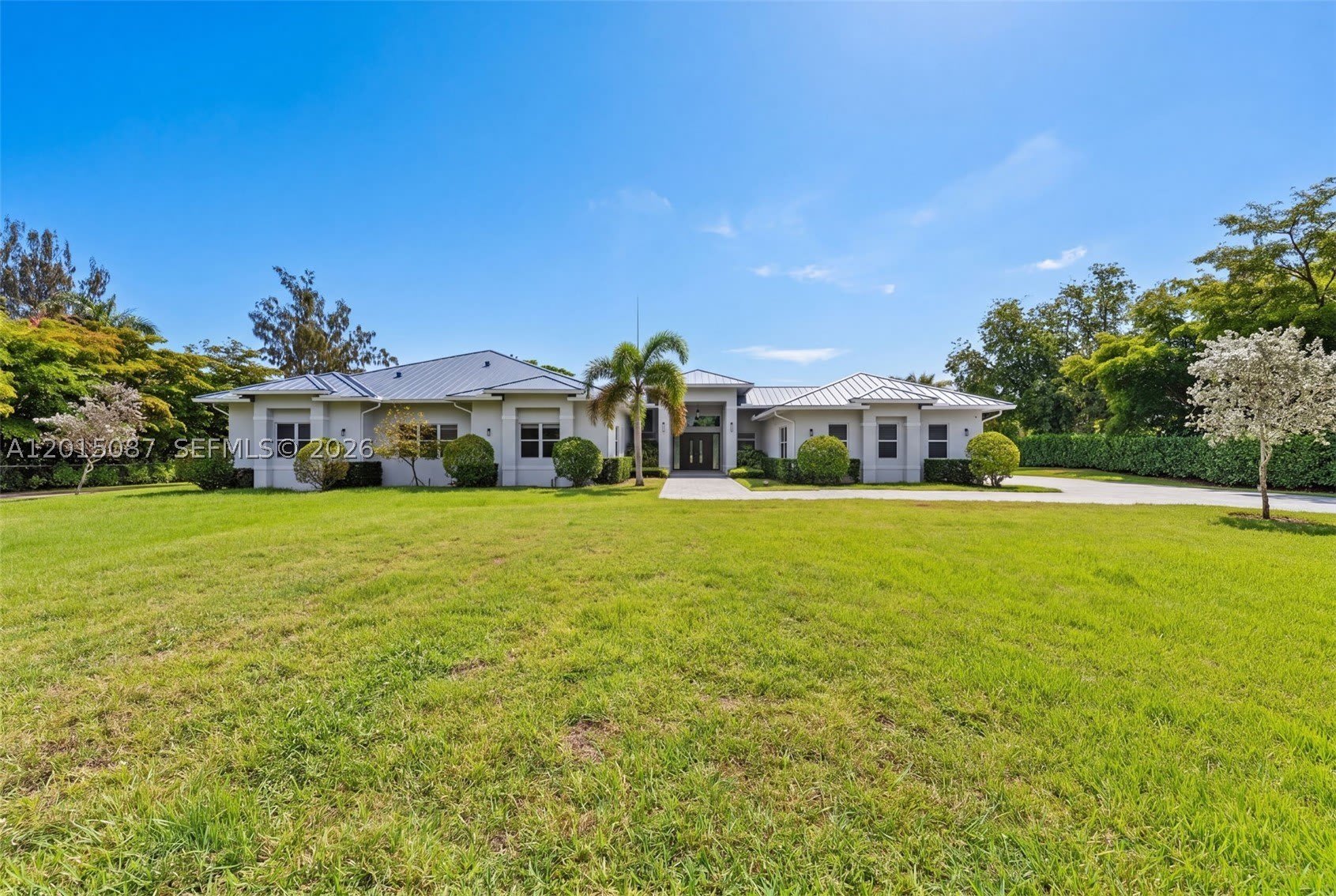 2400 SW 112th Ave – photo 2