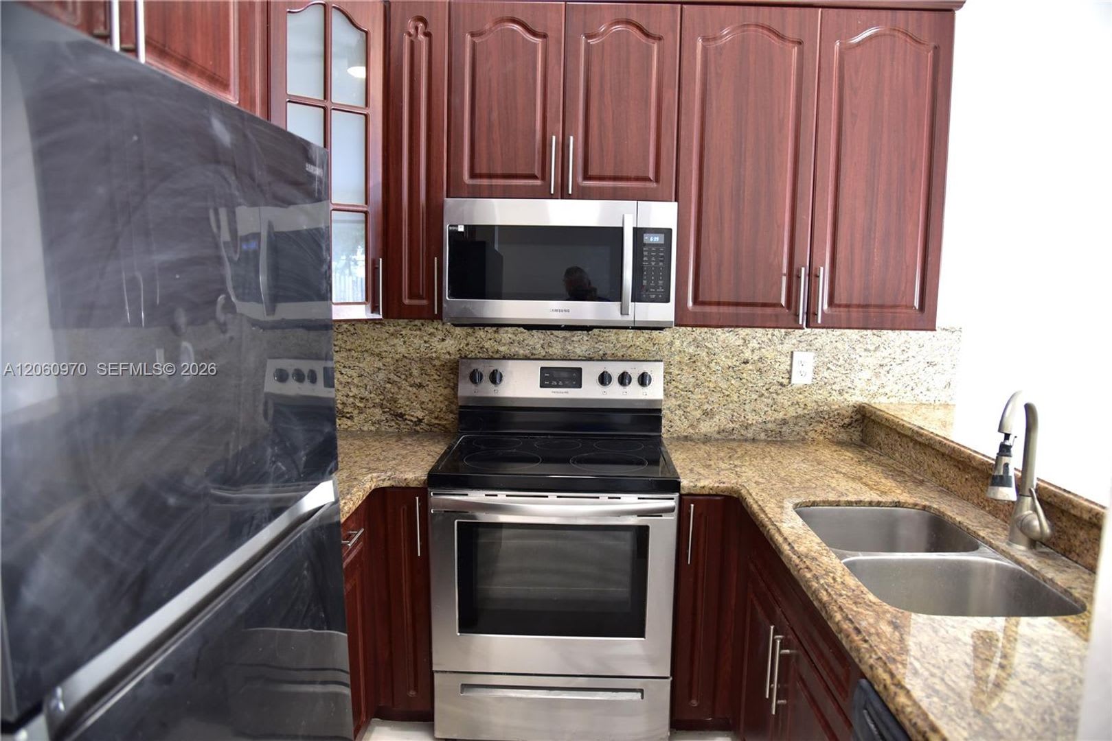 18954 NW 67th Place 18954, Hialeah, FL 33015 – photo 1