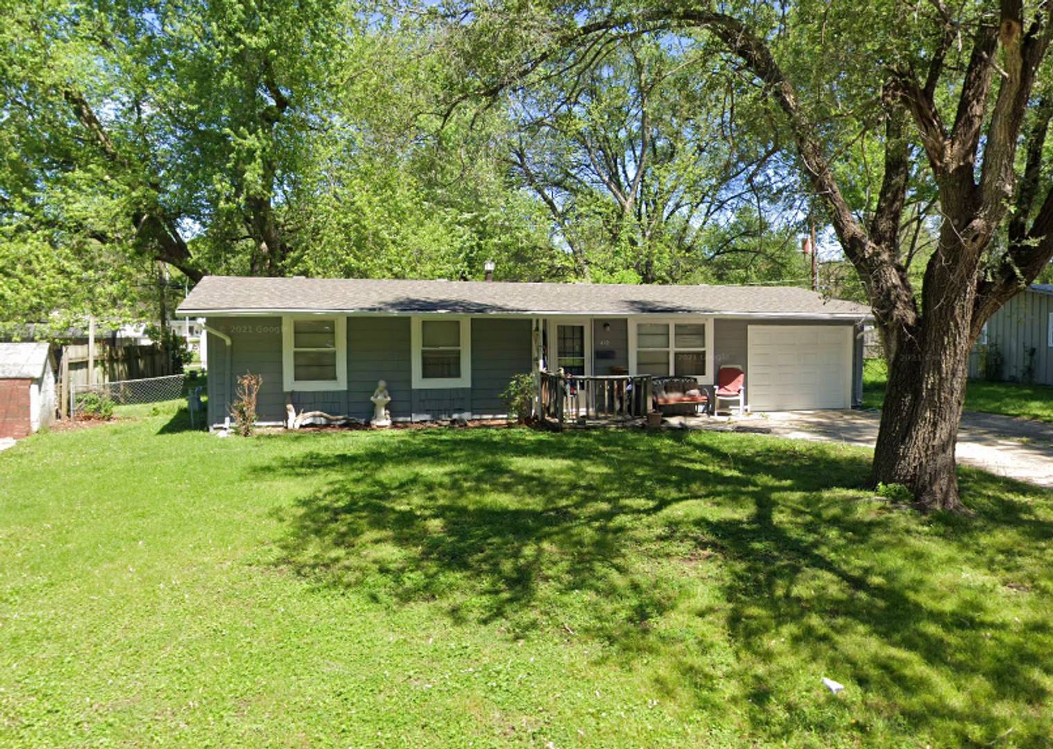 AVAILABLE NOW – Newly Updated 3-Bedroom Ranch in Independence! – photo 2