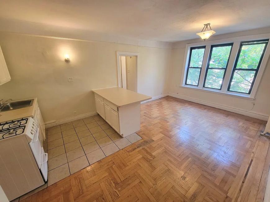 647 West 169th Street – photo 1