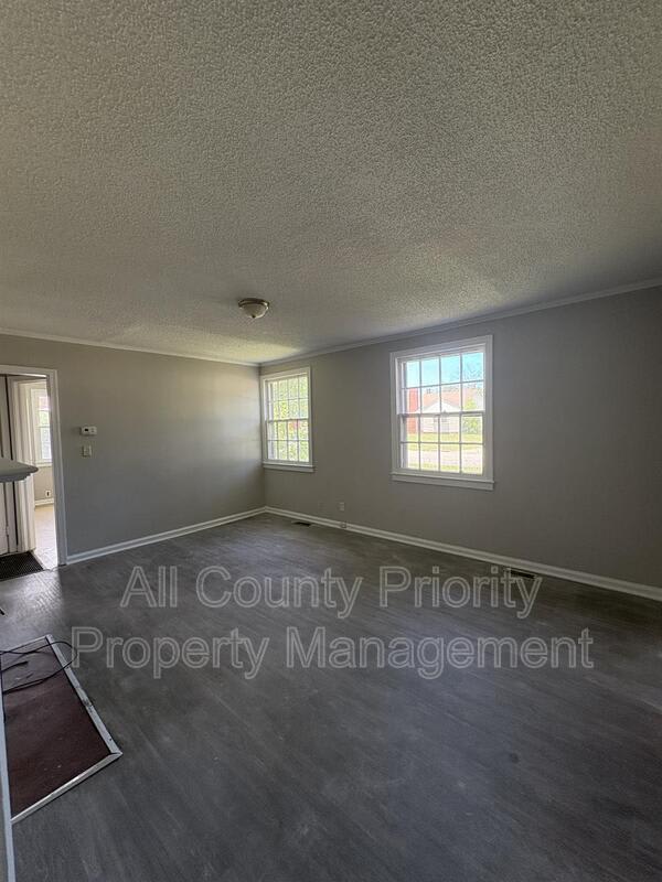 1004 Industrial Ave Ne – photo 2