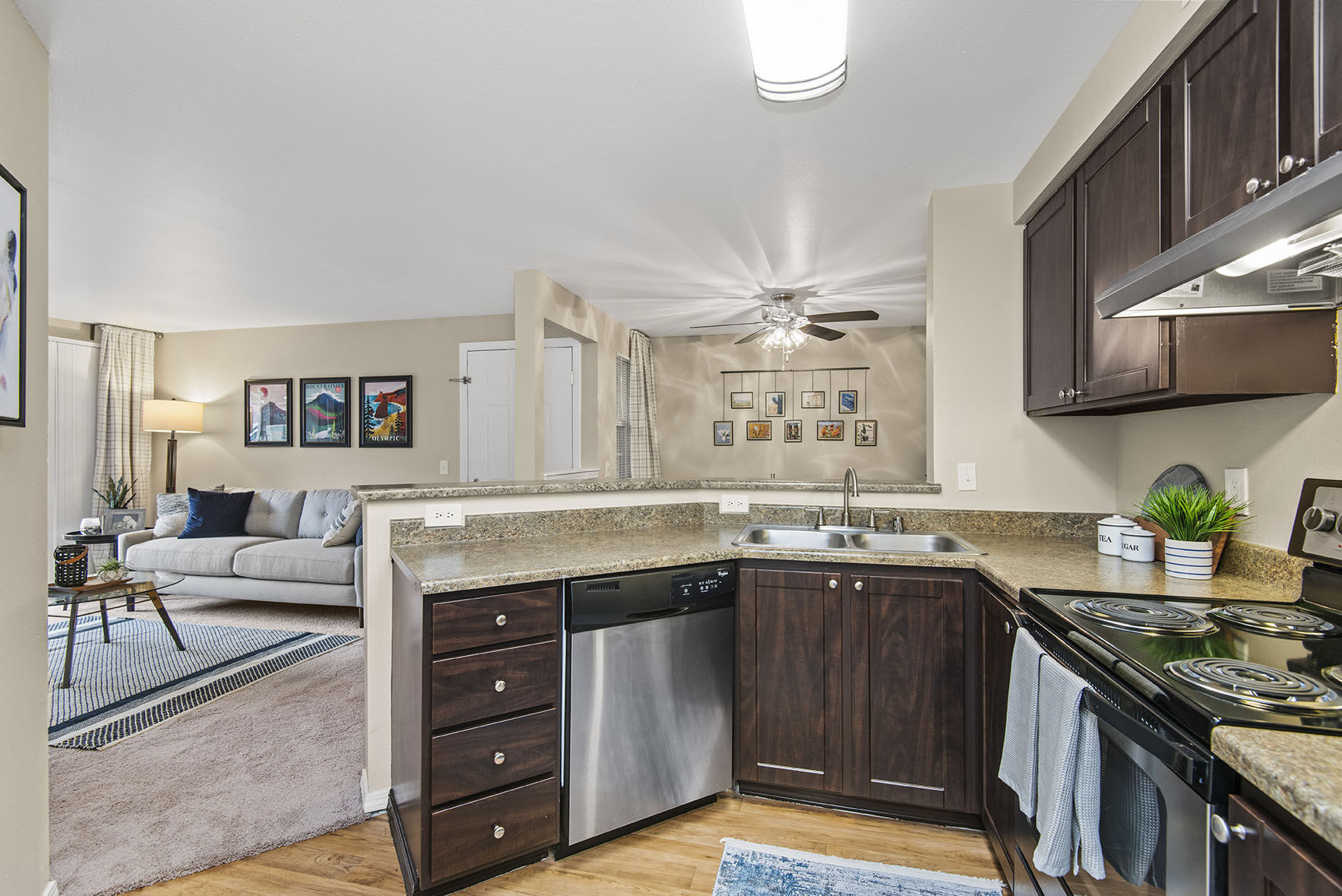 Bay Court At Harbour Pointe – photo 2