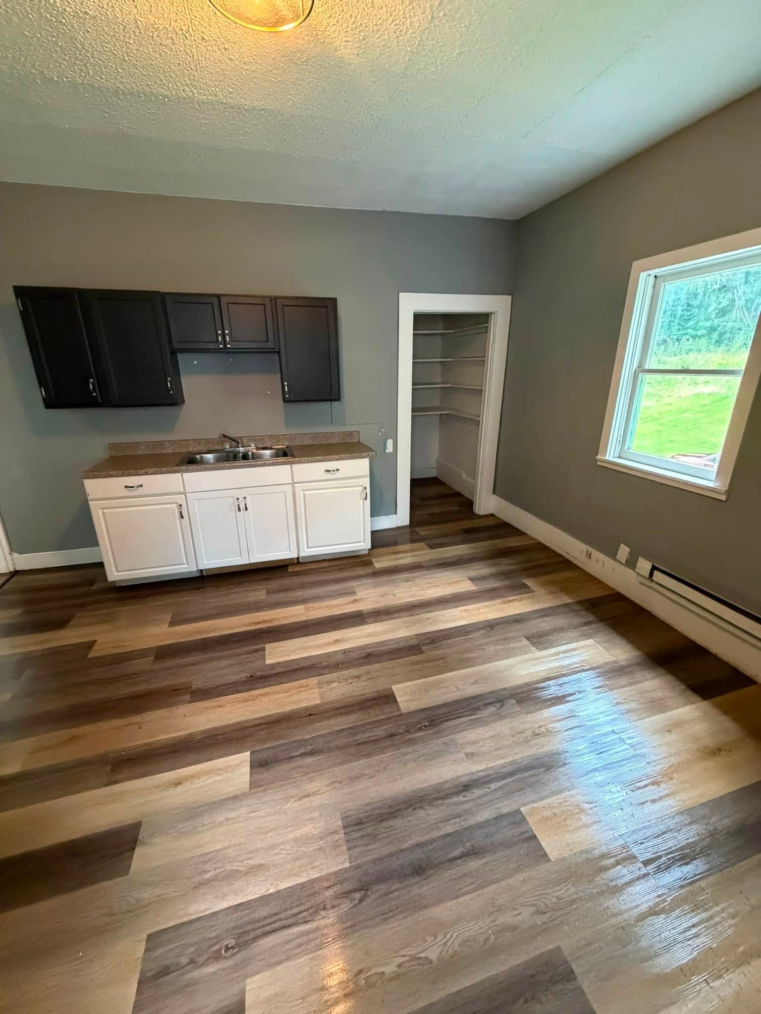 547 Woodlawn Avenue – photo 1