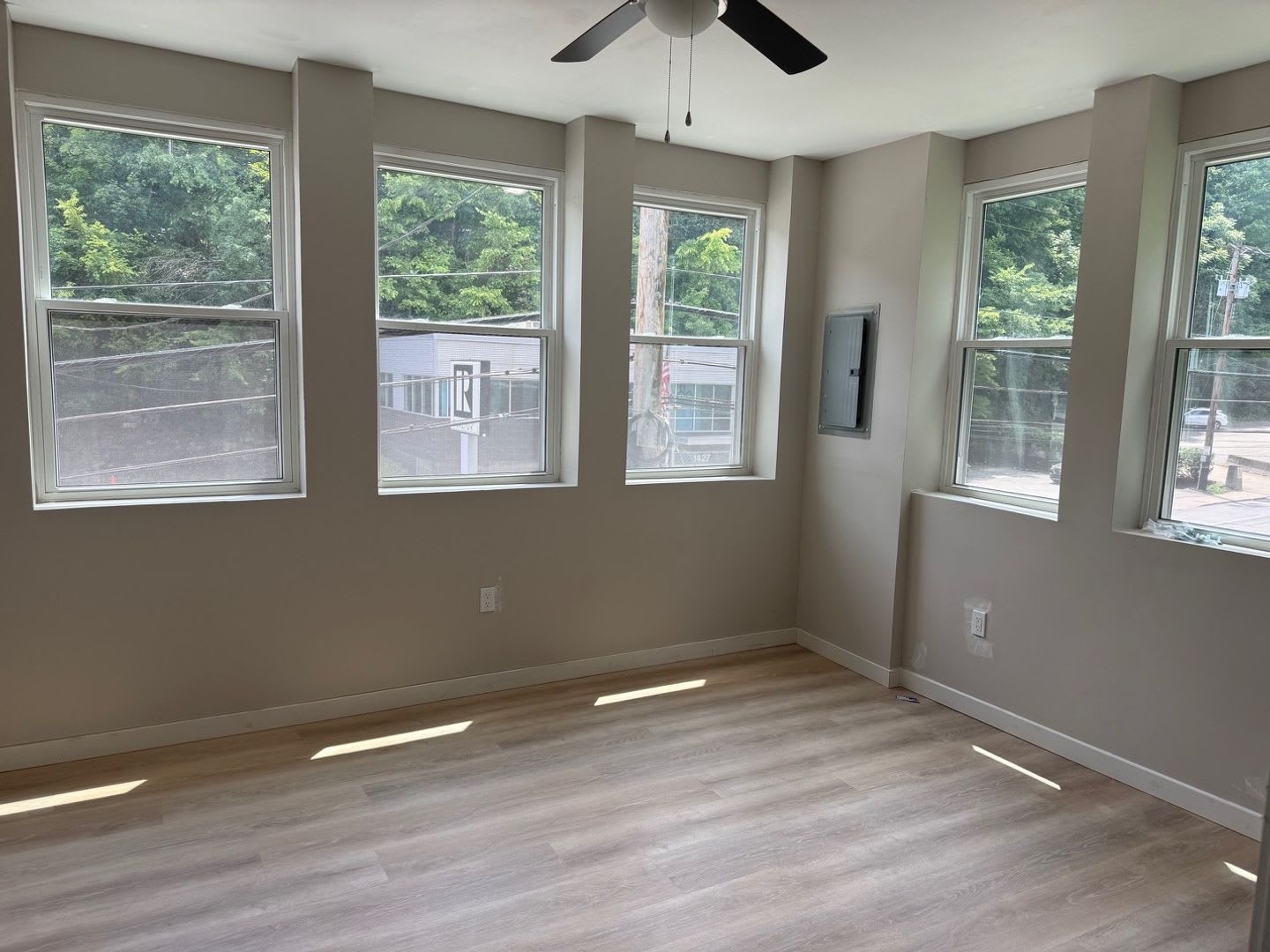 2 bed/1 bath Apartments Pittsburgh, PA 15226 – photo 1