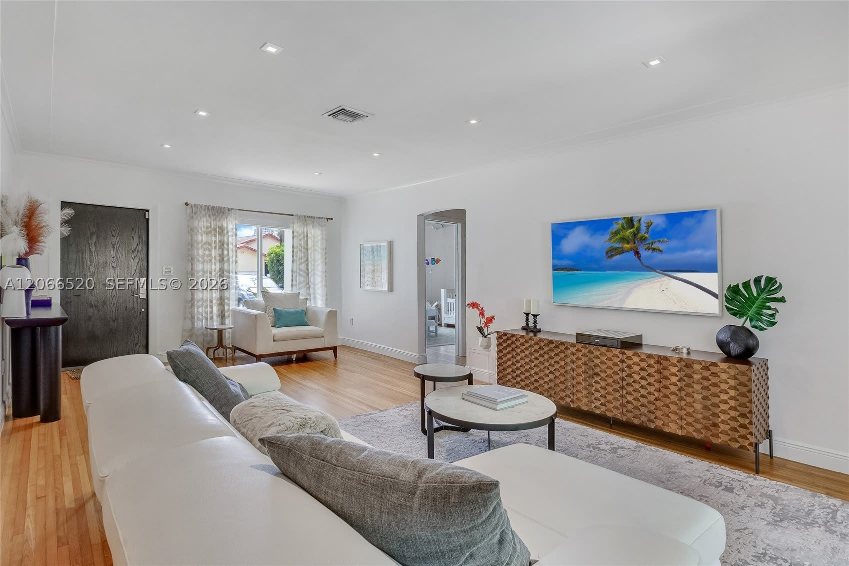 8950 Byron Ave – photo 2