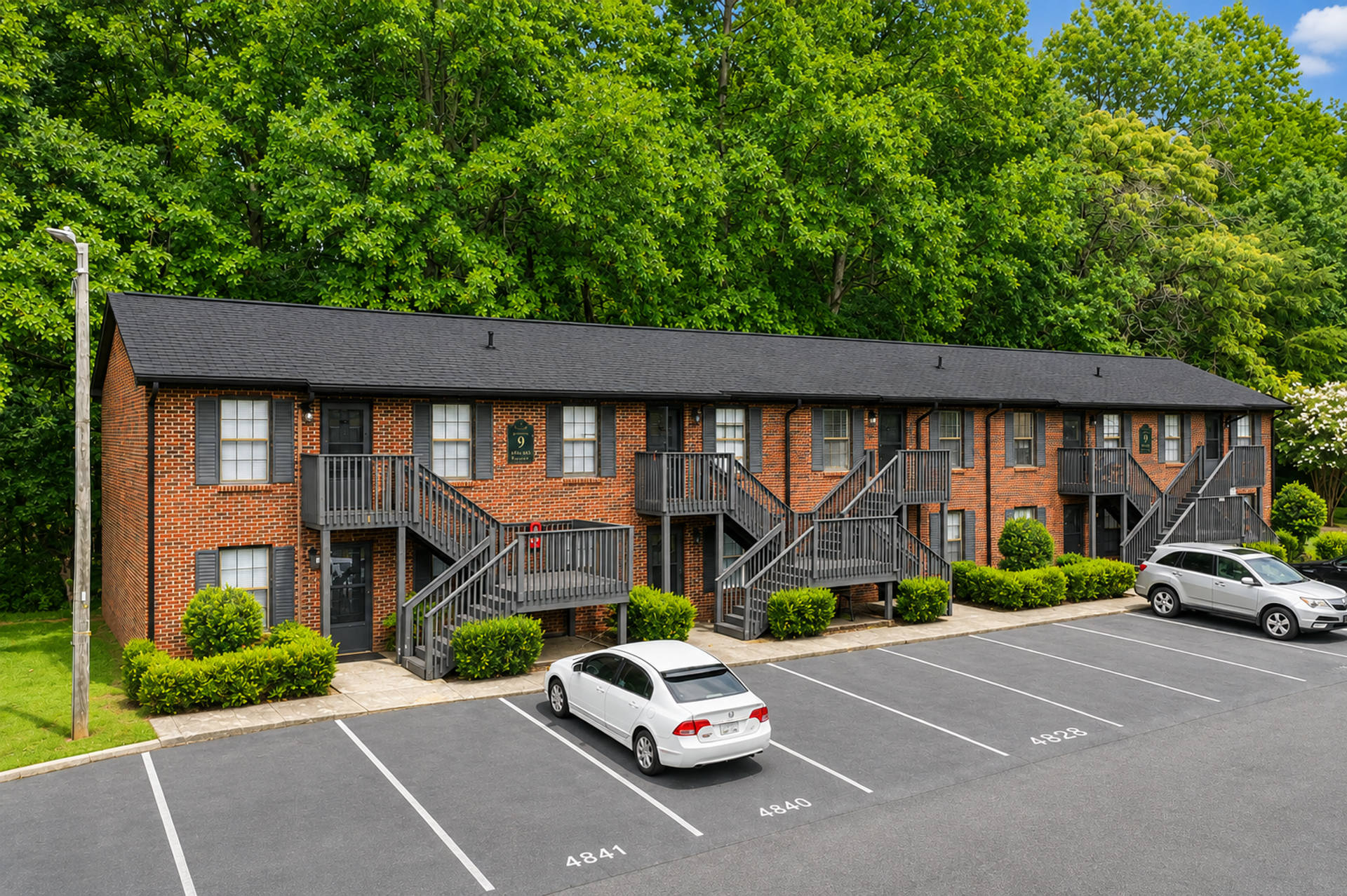 August Specials-$700 OFF select 1 Bedrooms – photo 3