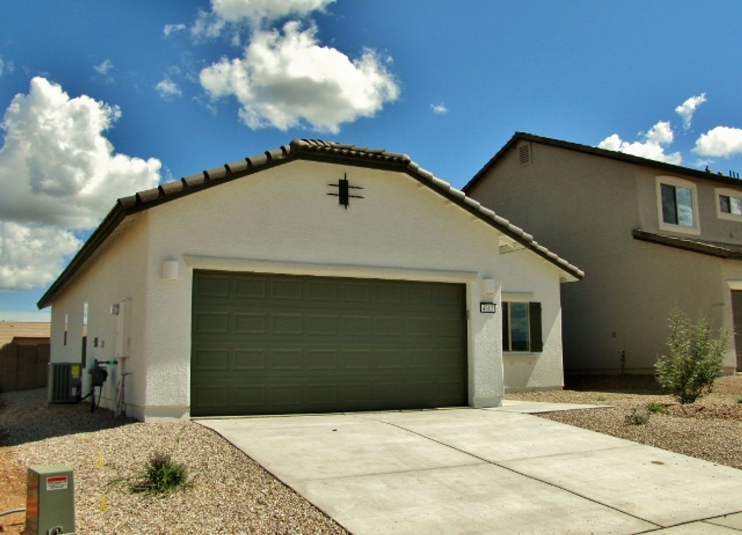 3BR/2BA/2CG, 1423 sq.ft. rental in the Holiday subdivision, Sierra Vista, AZ – photo 2