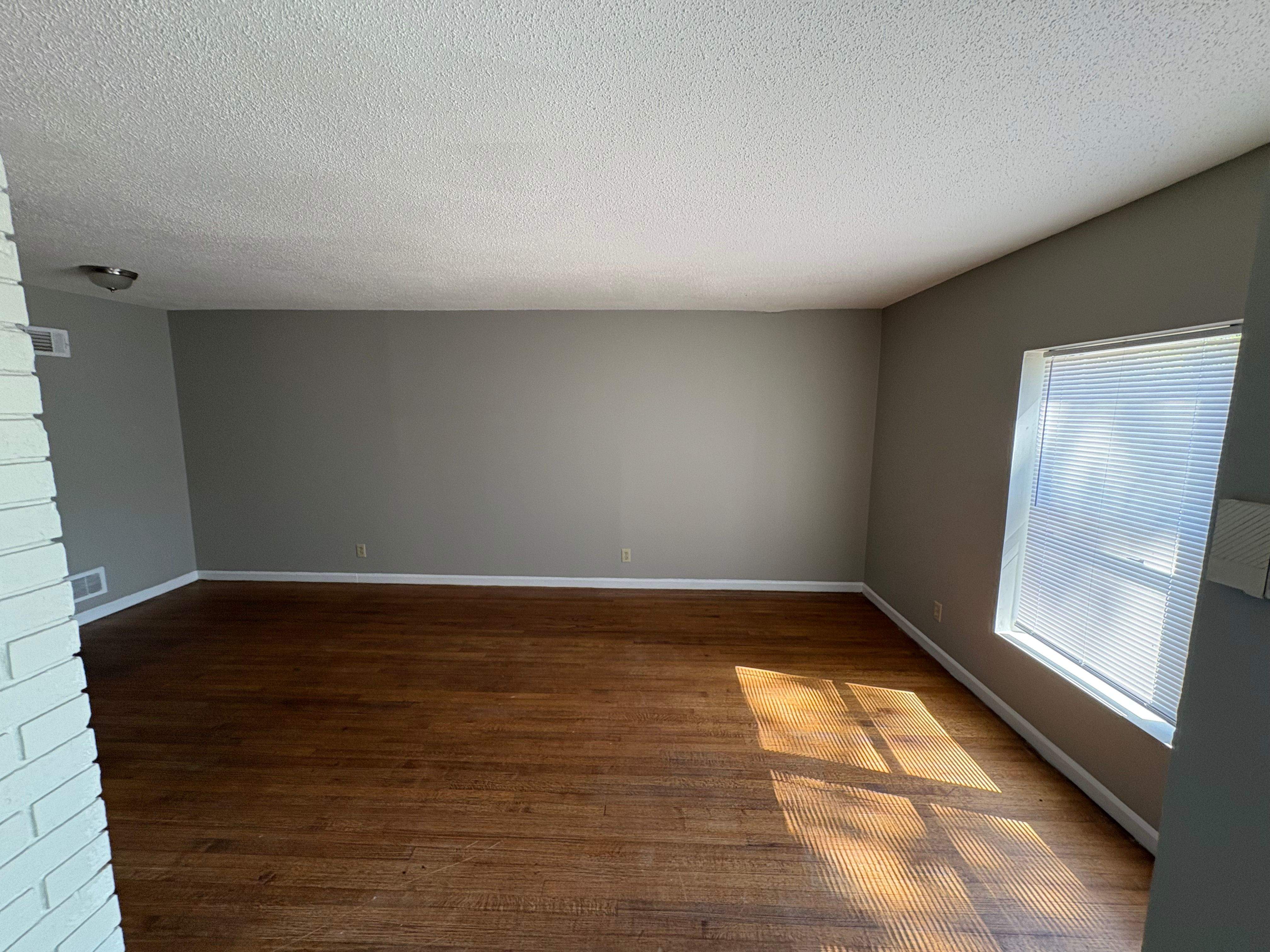 3975 Kerwin Dr – photo 3