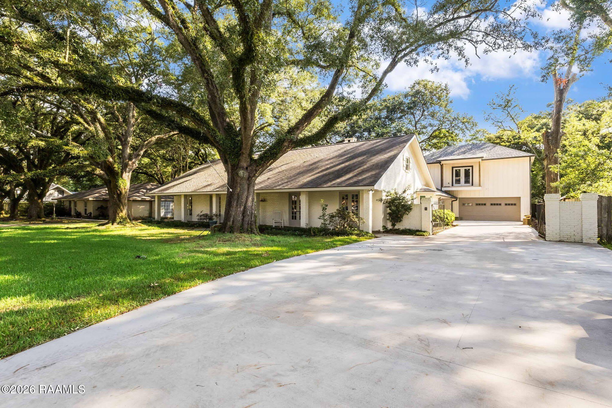 320 Lippi Boulevard – photo 2