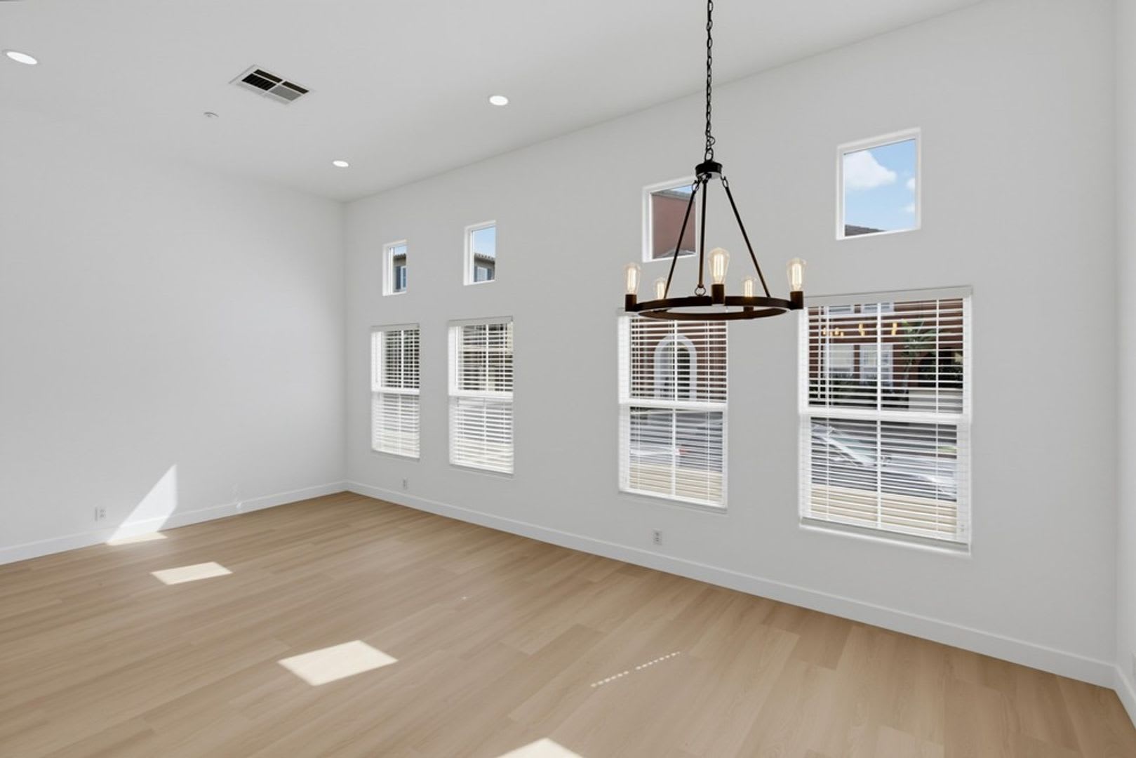 Newly Remodeled 4 Bedroom Townhome in Torrey Highlands – photo 2