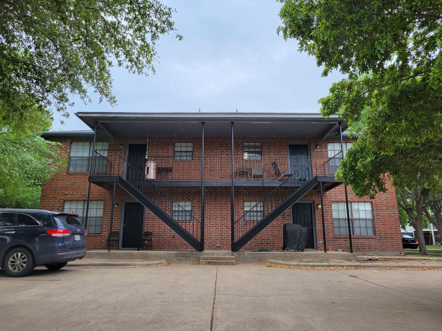 College Station, 3 bedroom – photo 1