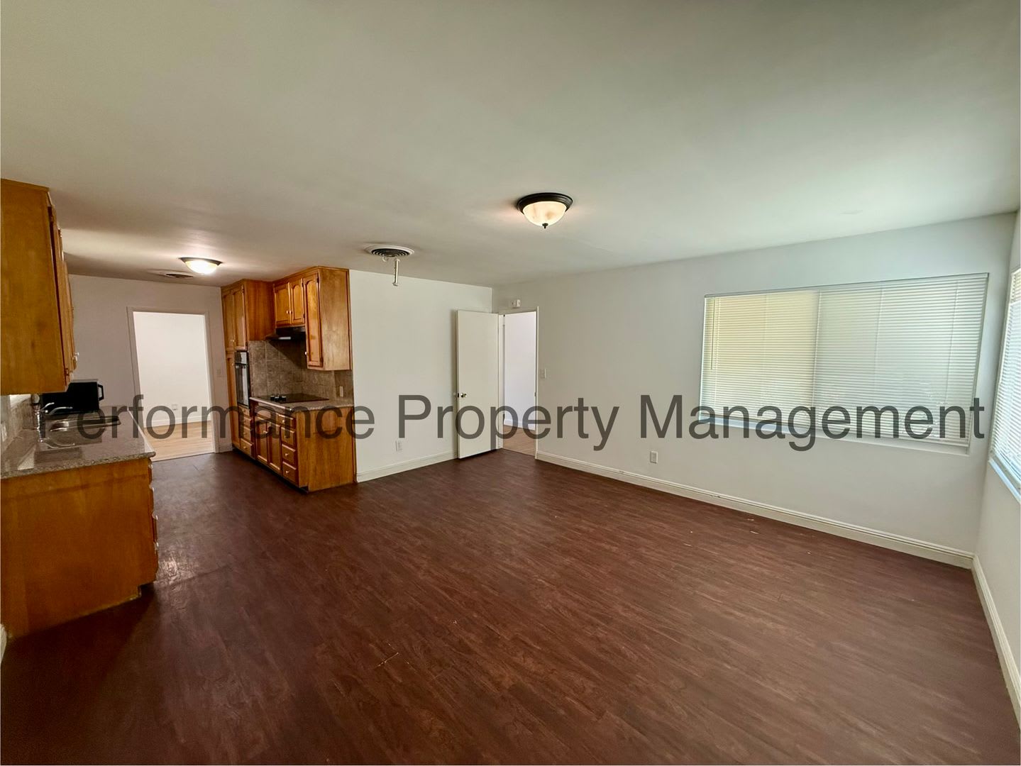 Cute 3 Bed/2 Bath SW Bakersfield Home w/ RBP &amp; Deposit Alternative Option – photo 4