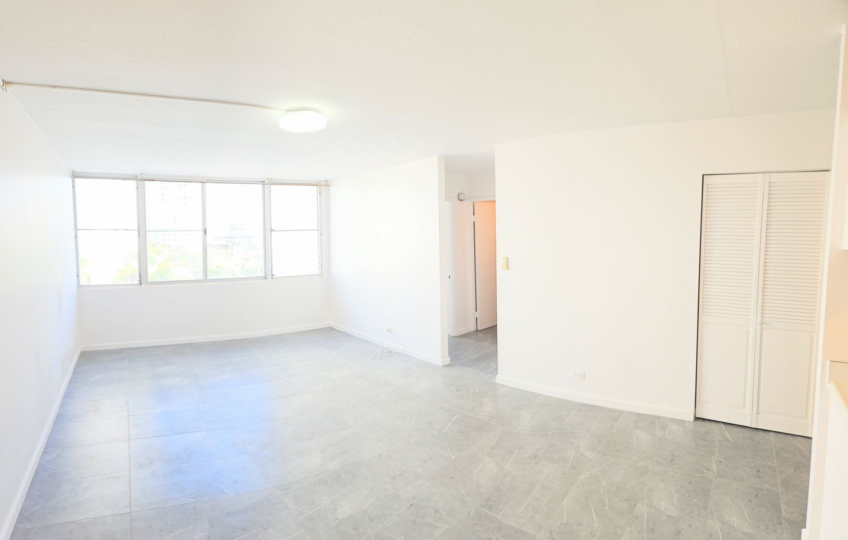 Salt Lake Likini West 1 Bedroom 1 Bathroom 1 Parking Condominium – photo 2