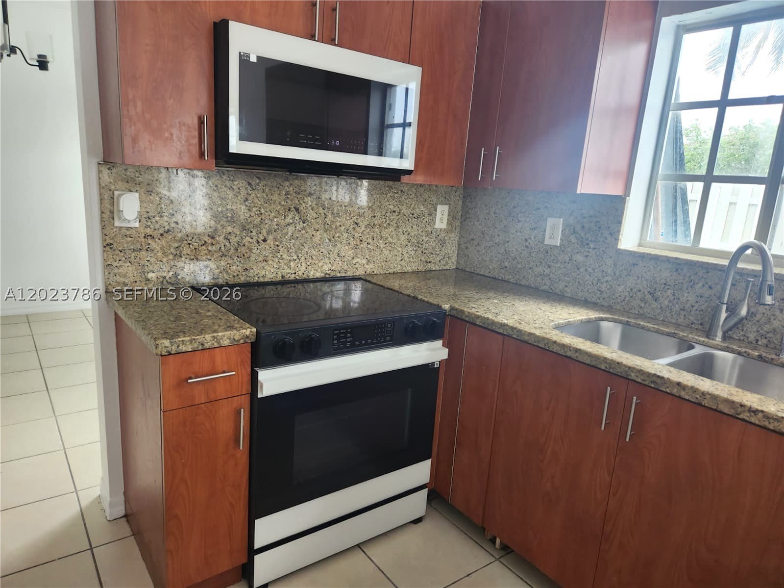 13658 SW 142nd Ter – photo 3