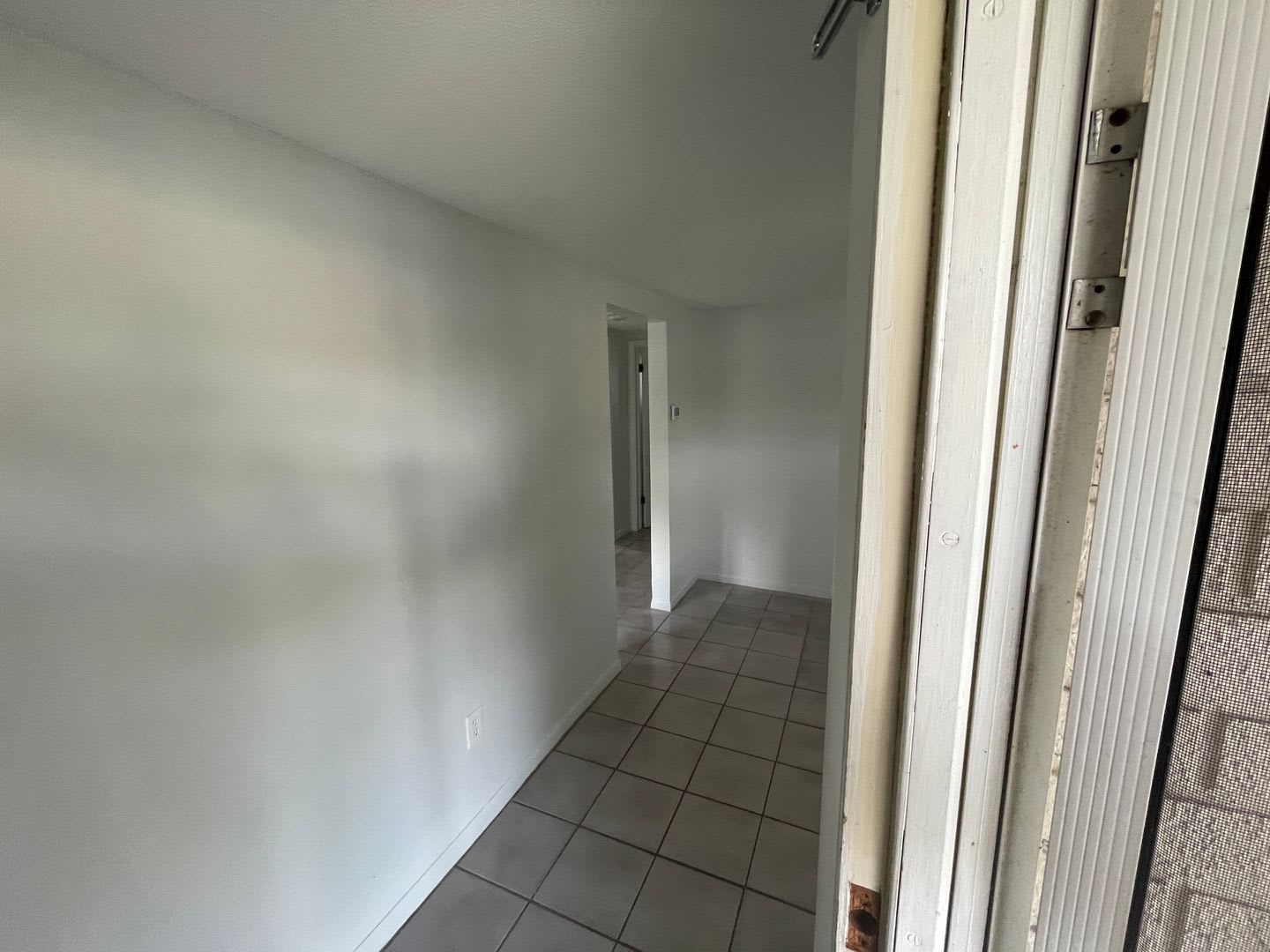2 Bed,1.5 Bath with Bonus Room and 1 car garage in Magnolia Valley – photo 2