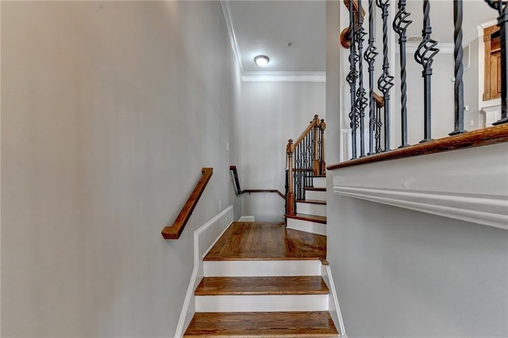 813 Clifton Heights Lane NE – photo 4
