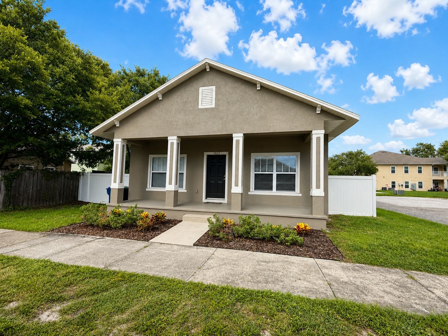 Seminole Heights 4 Bedroom Home With Fenced Yard Community Amenities – photo 1