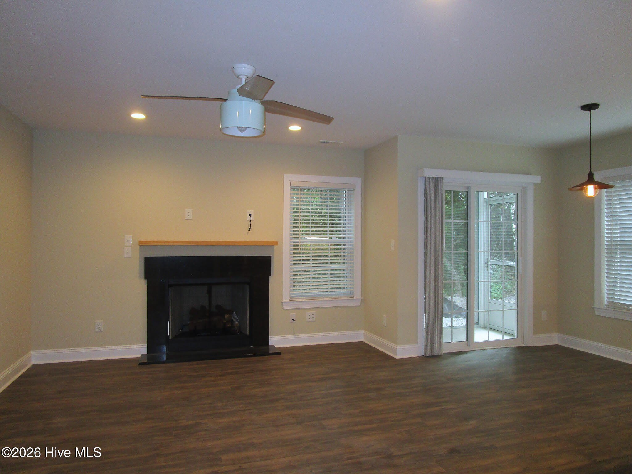 302 Holly Street S – photo 3