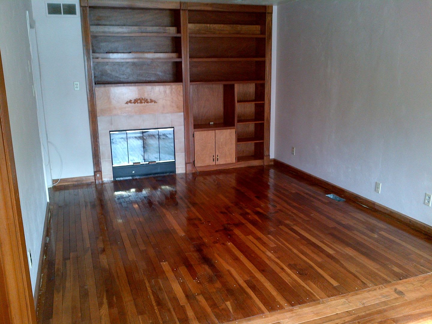 4 BED/2 BA Home close to Assembly Hall! – photo 5