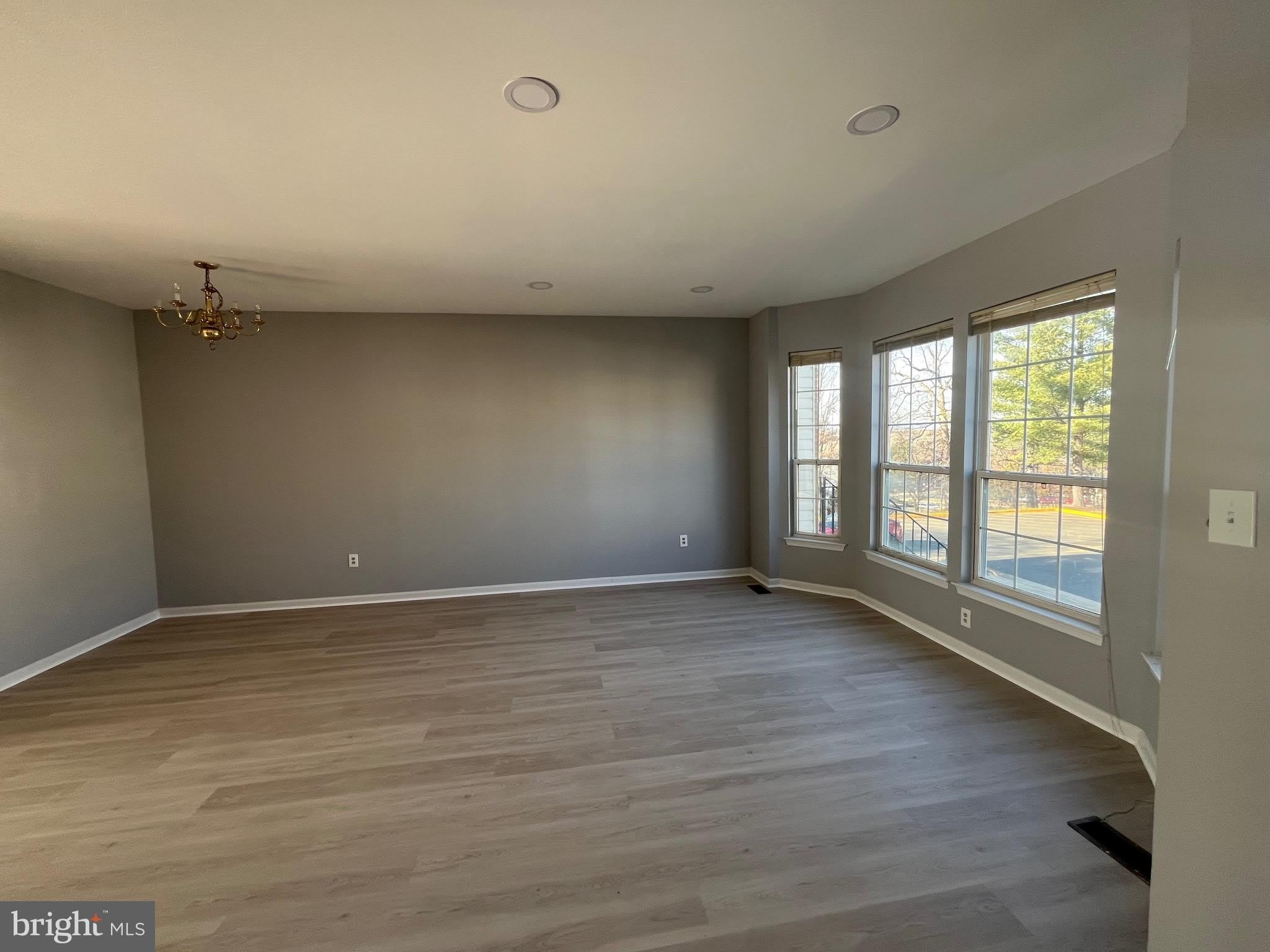 14861 BOLTON Road – photo 4