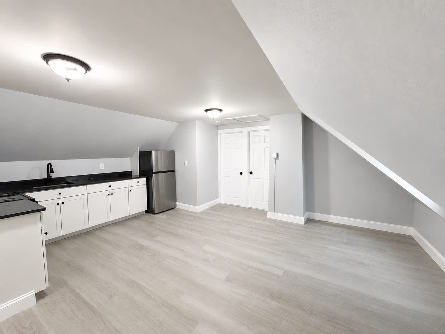 155 Oak St. Unit 3 – photo 4