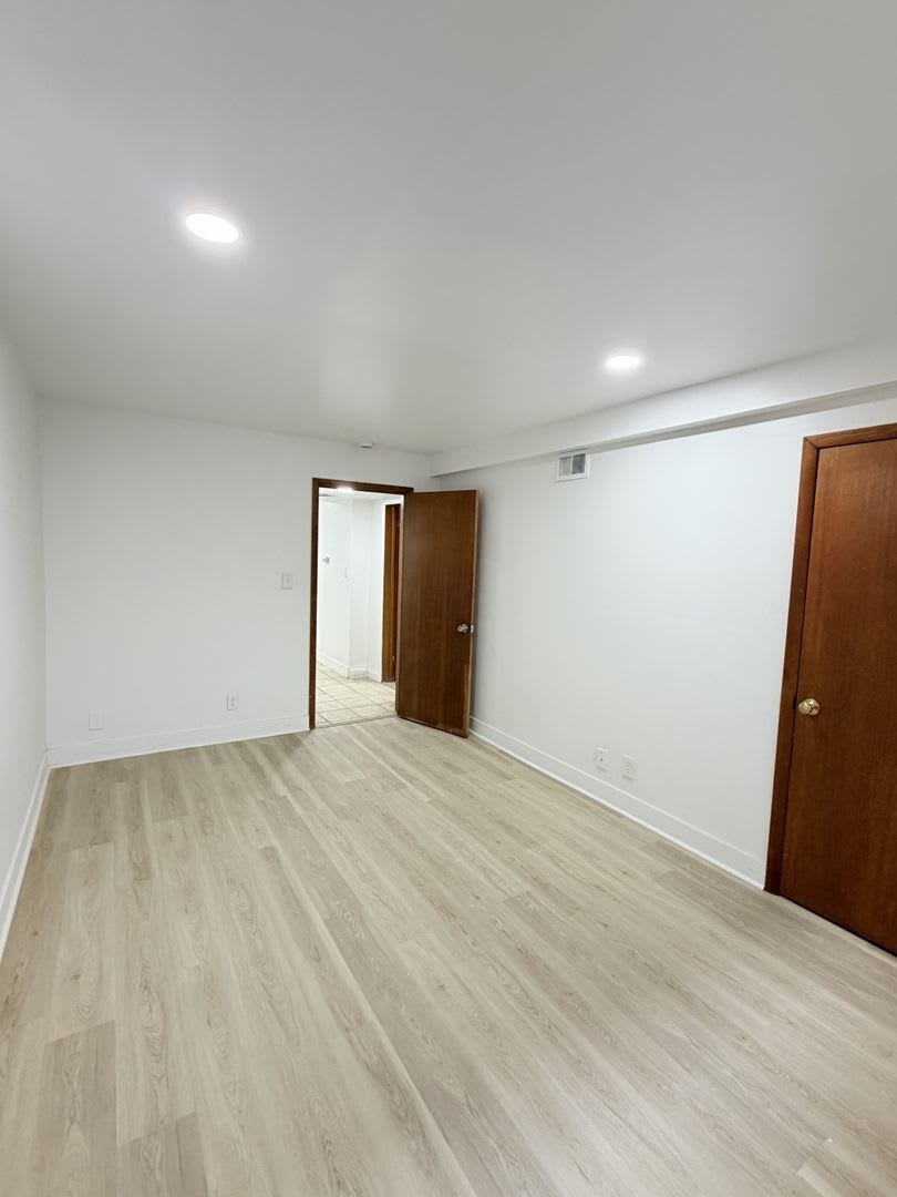 1334 Lakeview Duplex – photo 2