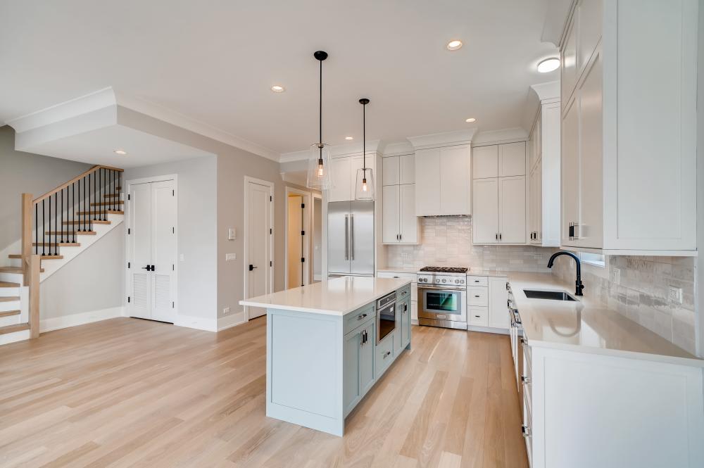 2240 W Medill Ave – photo 1