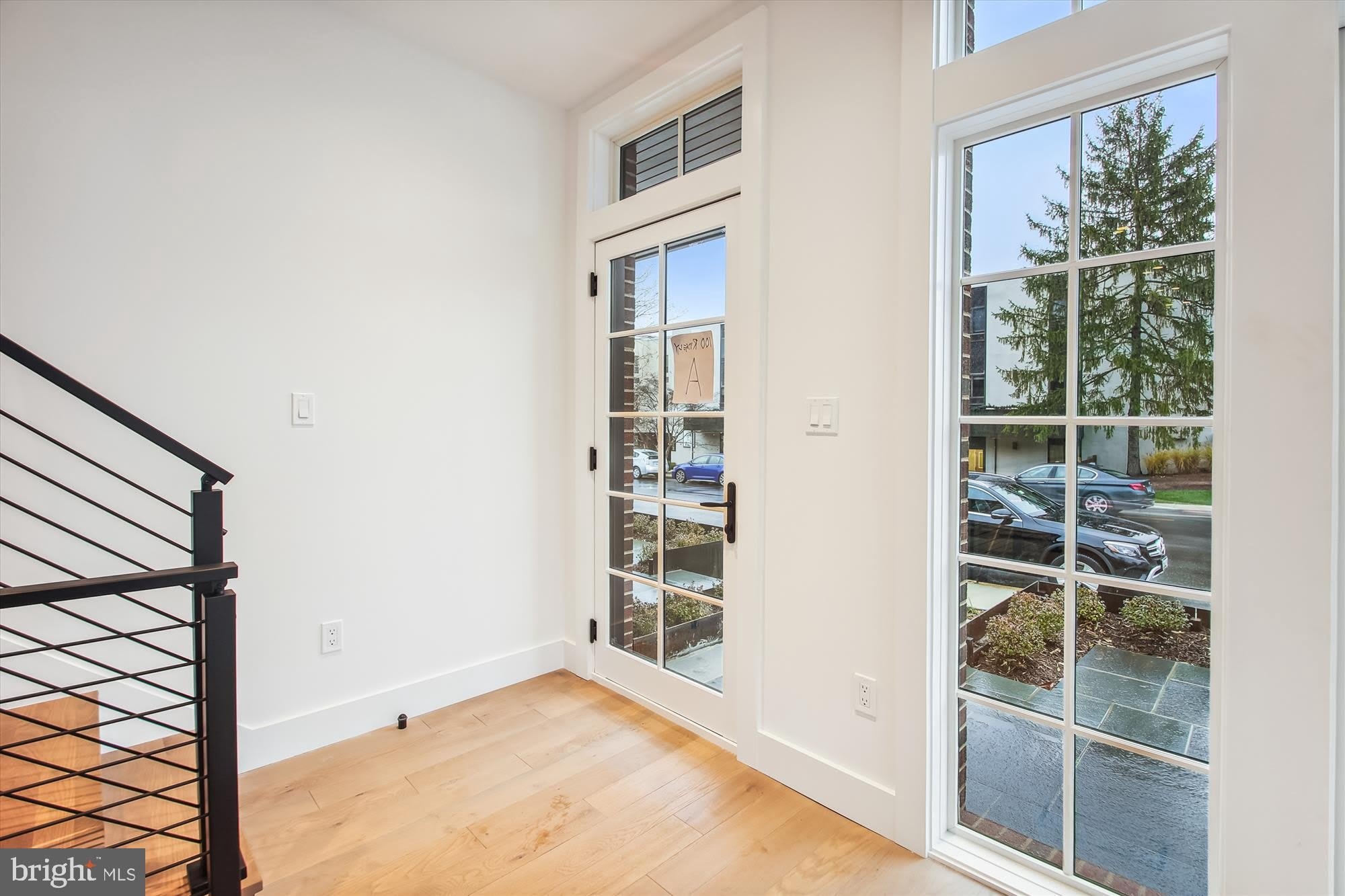 699 GIDDINGS Avenue – photo 2