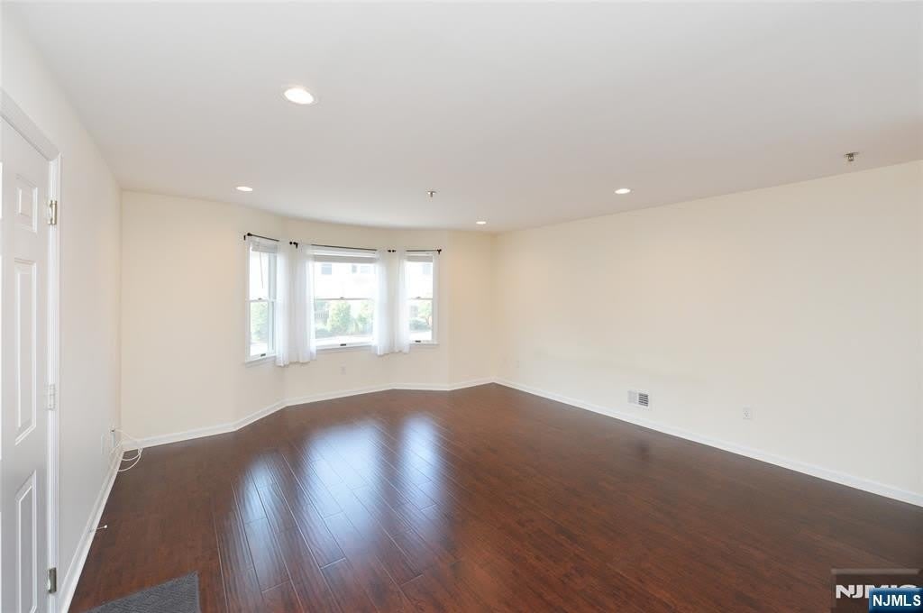 45 Royal Avenue – photo 5