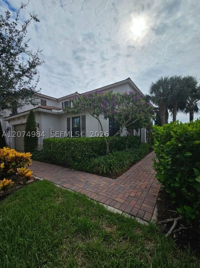 10226 Akenside Dr – photo 2