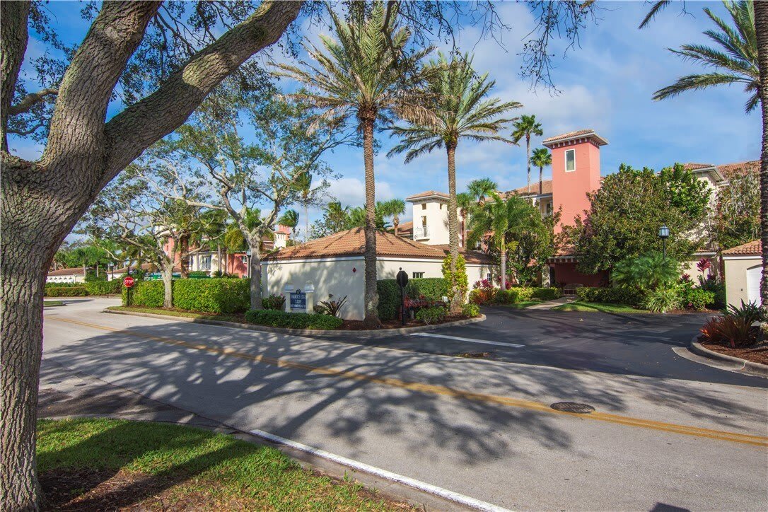 5225 E Harbor Village Drive 202 – photo 2