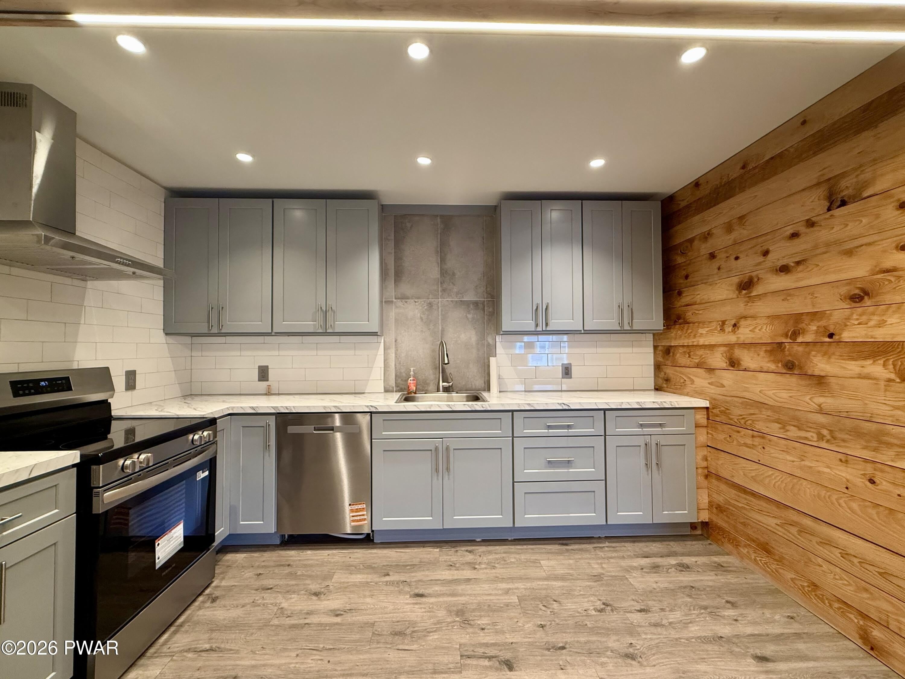 950 Main Street – photo 2