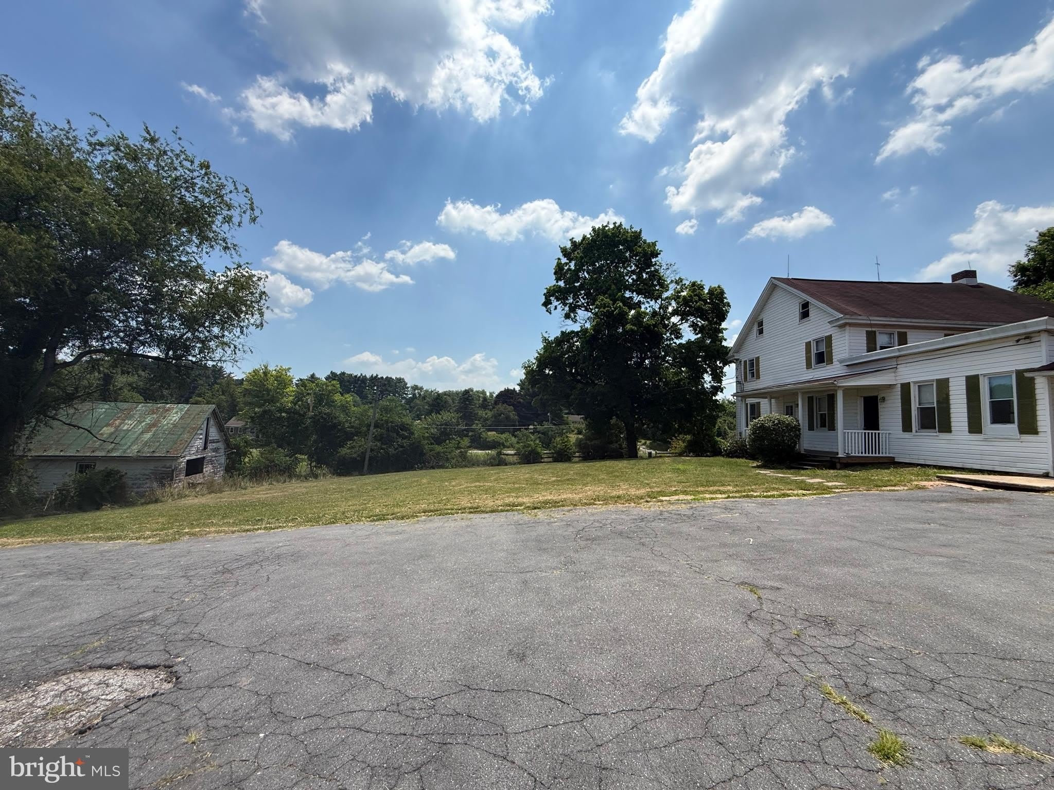 1001 SCHOOL HOUSE Lane – photo 2