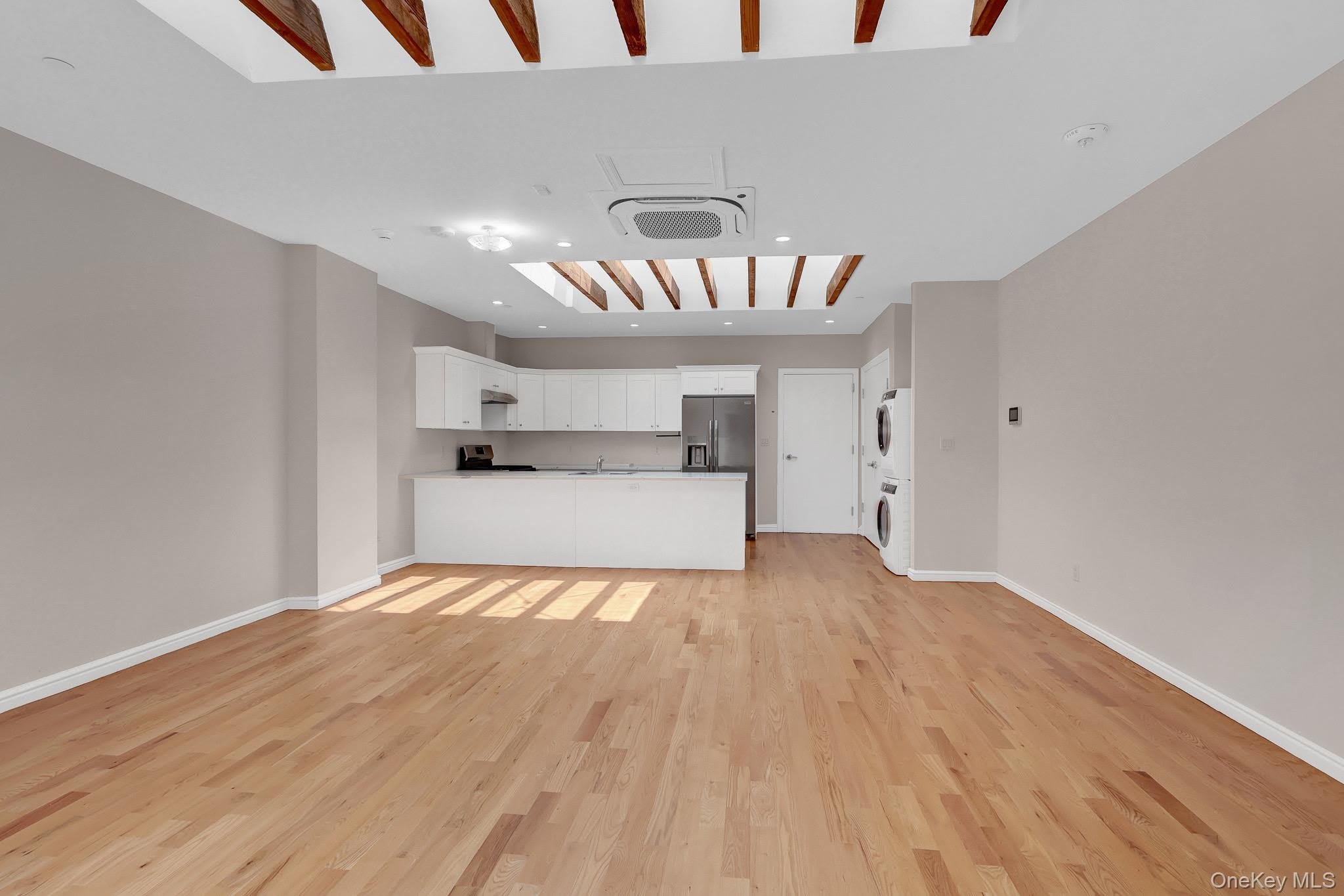 136 Rockaway Avenue – photo 4