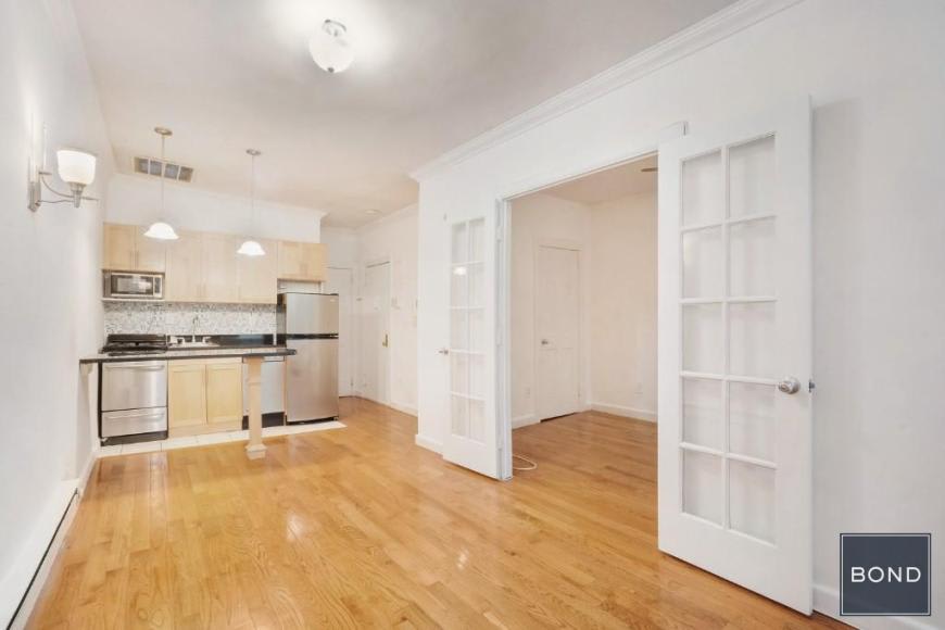 336 East 56th Street – photo 1