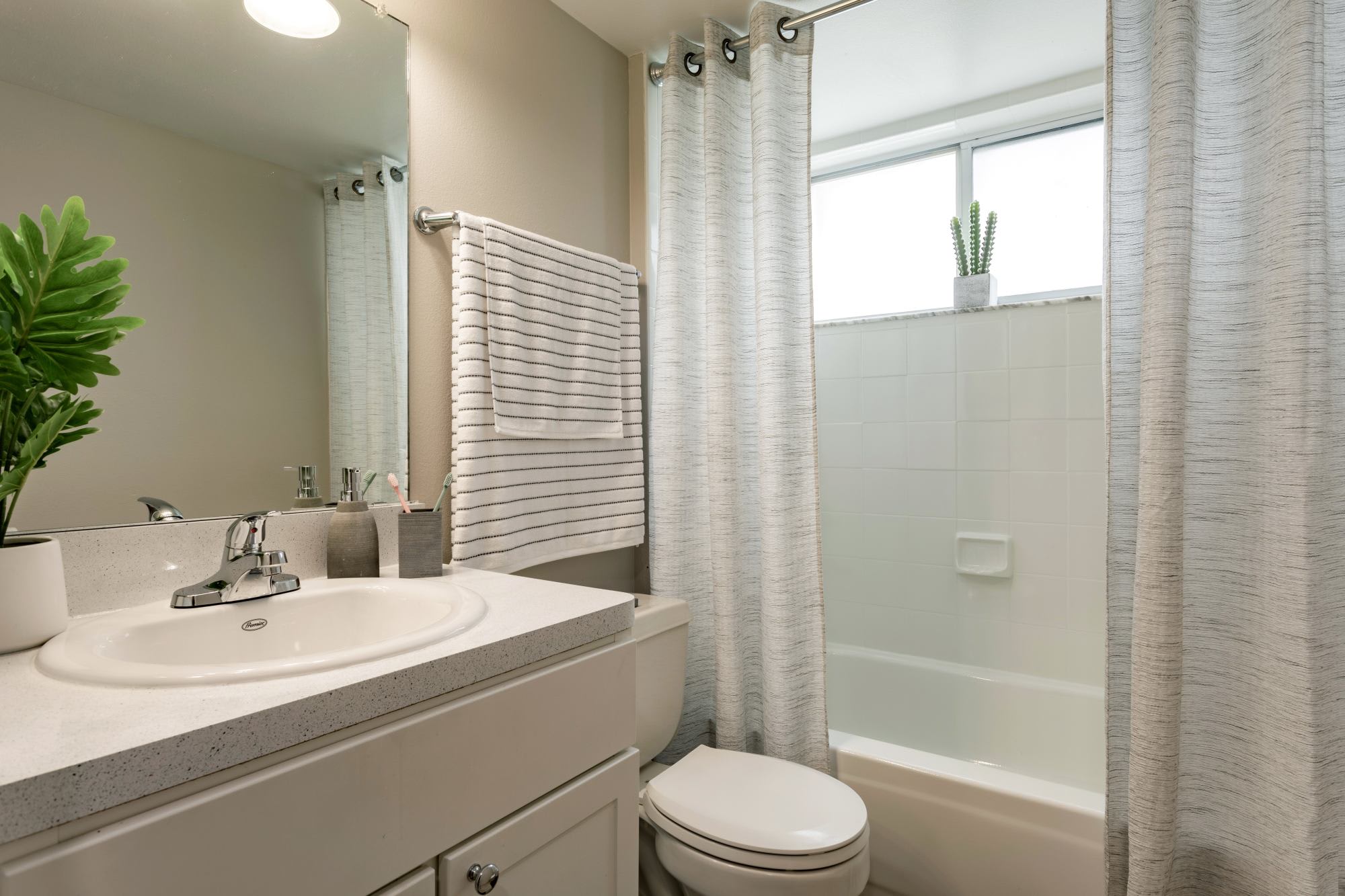 Welleby Lake Club Apartments – photo 4