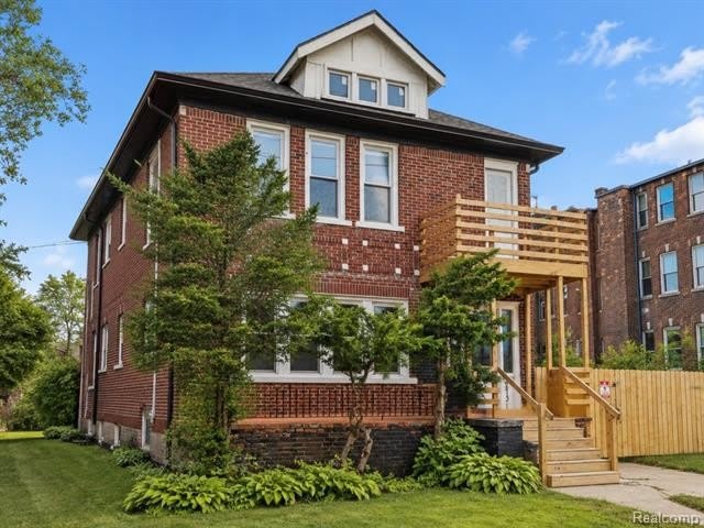 2731 Elmhurst Street – photo 1
