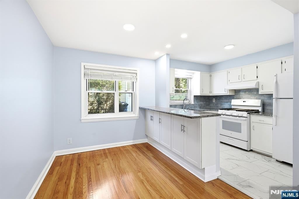 358 Esplanade – photo 3