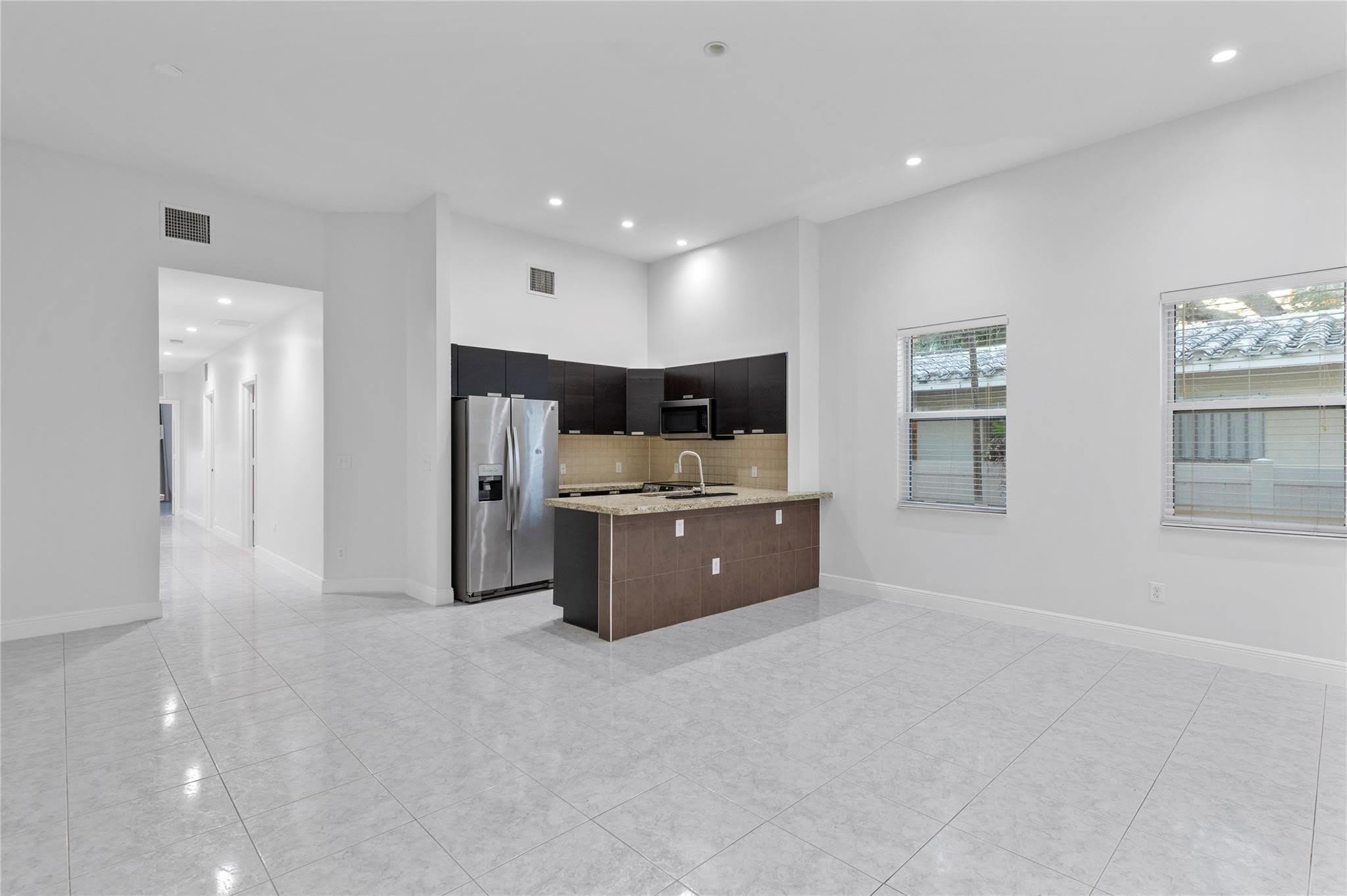 316 SW 16th Street – photo 5