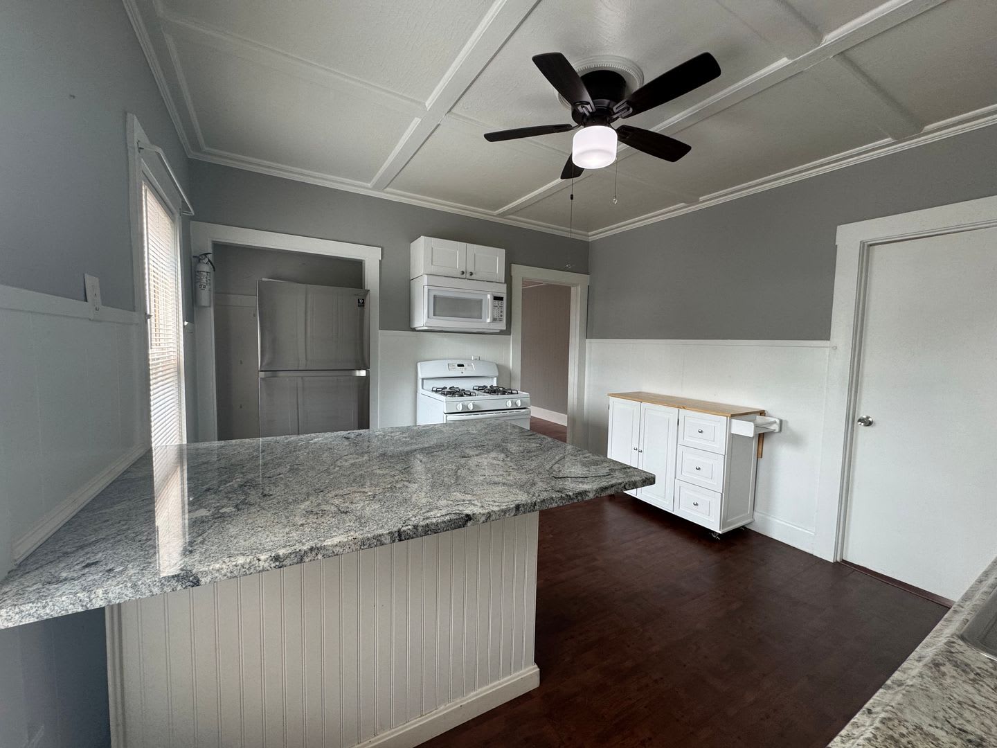Updated Haverhill 2 Bedroom W/Yard – photo 2