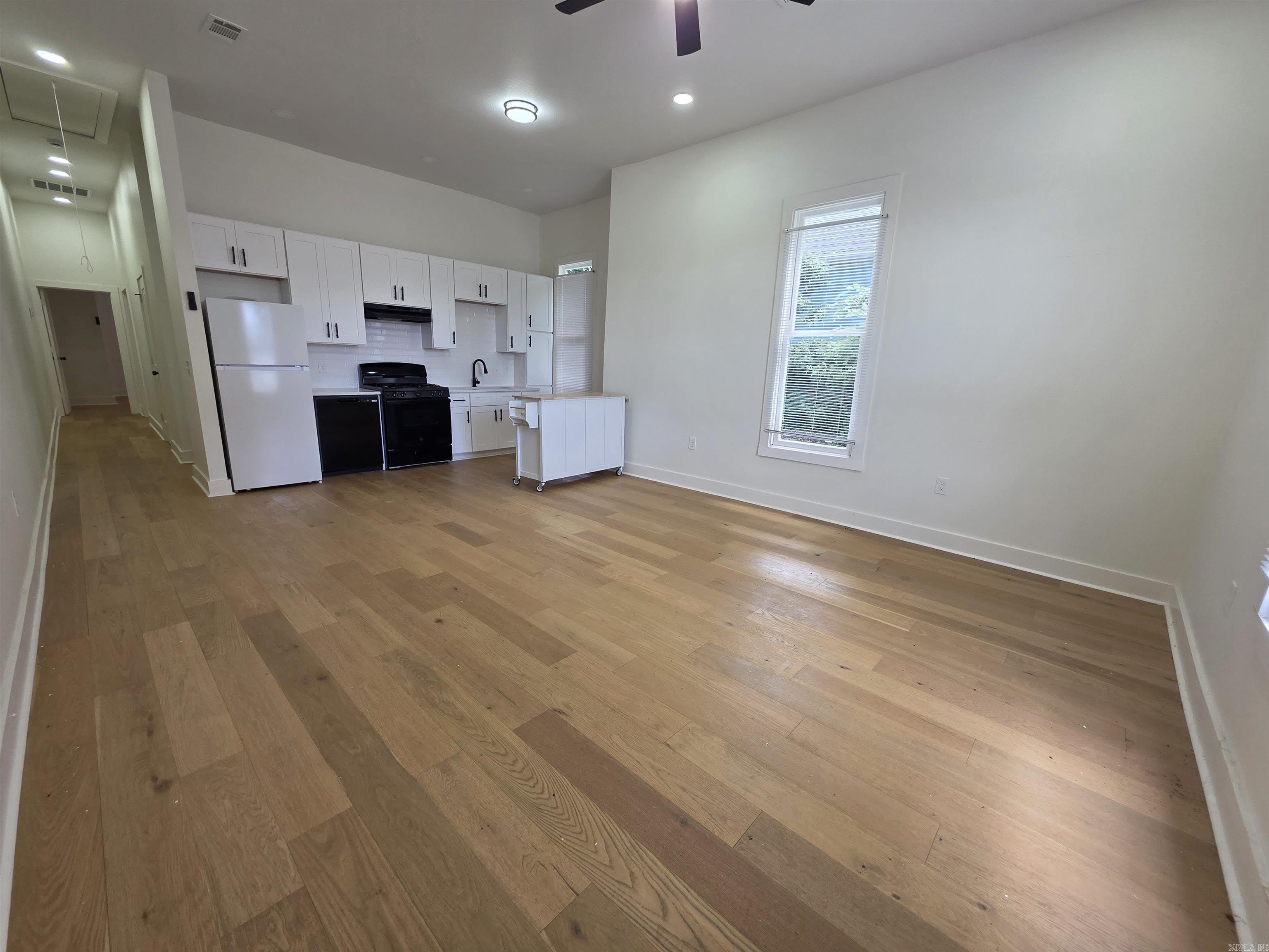 2324 W Daisy L Gatson Bates Drive – photo 4